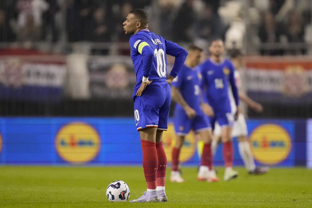 球色生香 ｜ CBA最敬业外援：千万年薪坐经济舱，白富美妻子为他生二胎.